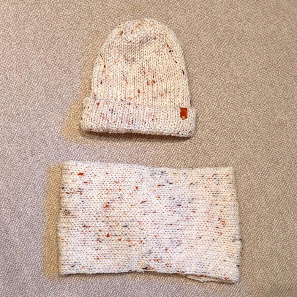 💖New! Matching toque & infinity scarf 💖 - Picture 3 of 7
